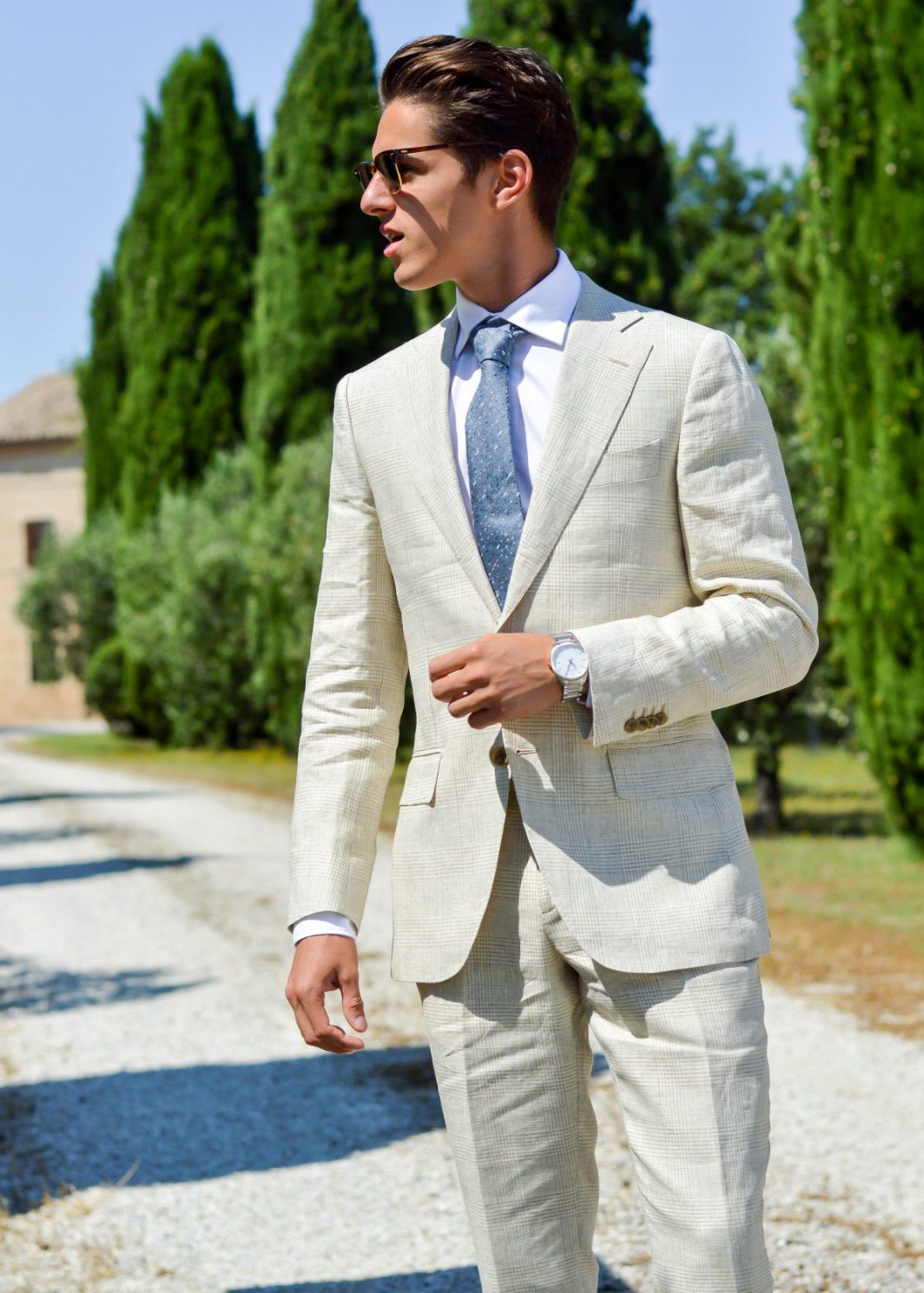 beige suit and white shirt color combinations