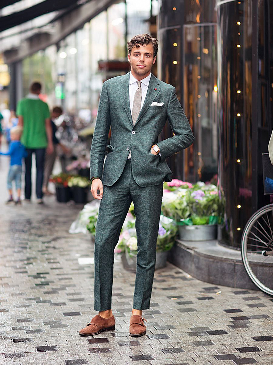 How to successfully pull the green suits look